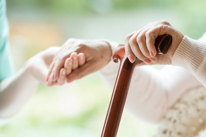 Home Care Vs Nursing Home: The Pros and Cons